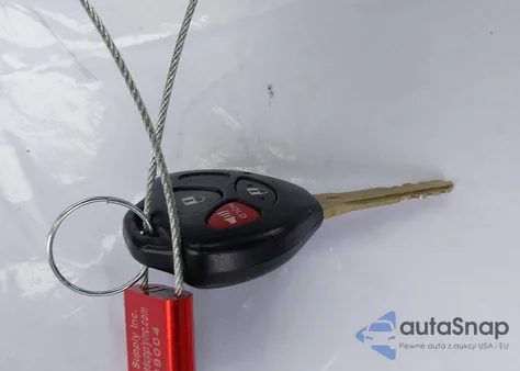 2010 Toyota Yaris z USA, uszkodzony, nr VIN JTDBT4K3XA1368339